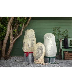 Dehner Pflanzen-Isolierfolie 12 Dehner Pflanzen-Isolierfolie -Gardena Store 6702765 3082997 WE MO 005 VlieshaubeHaseBeige