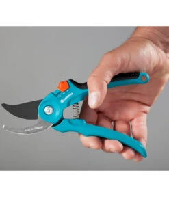 GARDENA Bypass Gartenschere B/S-M 10 GARDENA Bypass Gartenschere B/S-M -Gardena Store 6916308 WE DE 002 GardenaGartenschereBS M